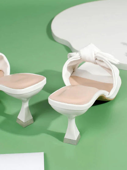 Pointed-Toe Bowknot Heel