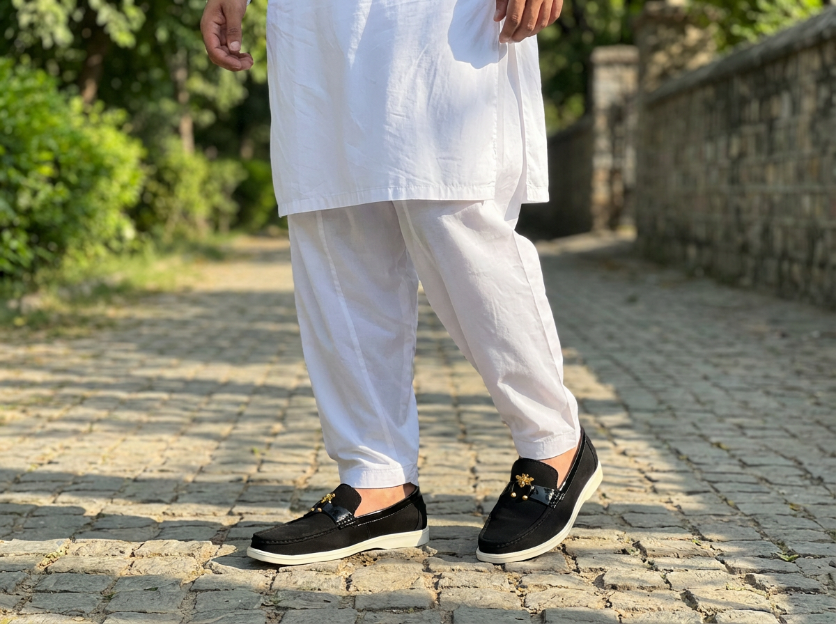 Stylish Man shoes Bee Bakal