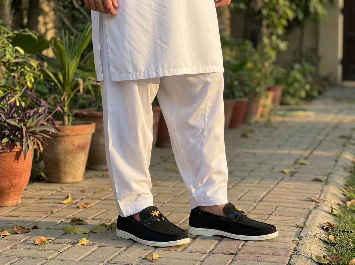 Stylish Man shoes Bee Bakal